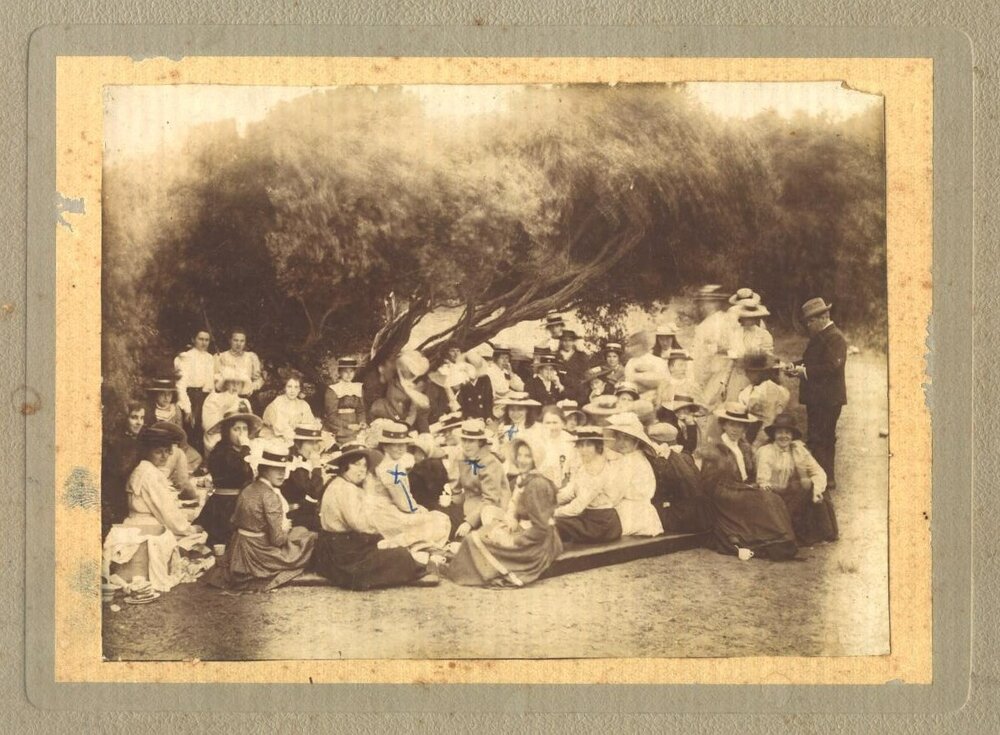 Picnic, 1899