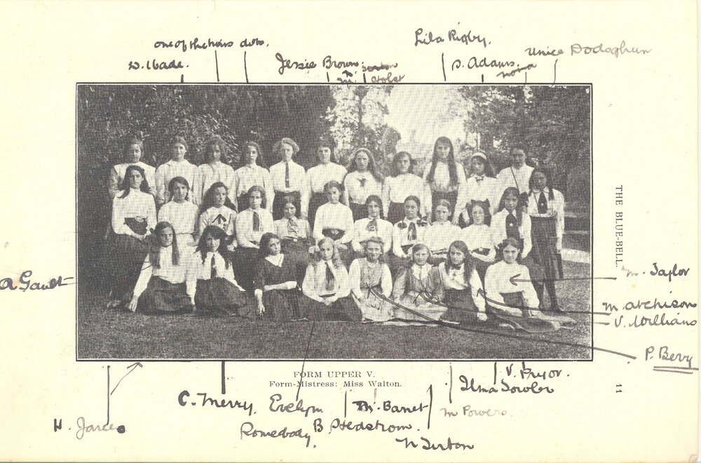 Photo of Miss Walton's Form Upper V, 1912