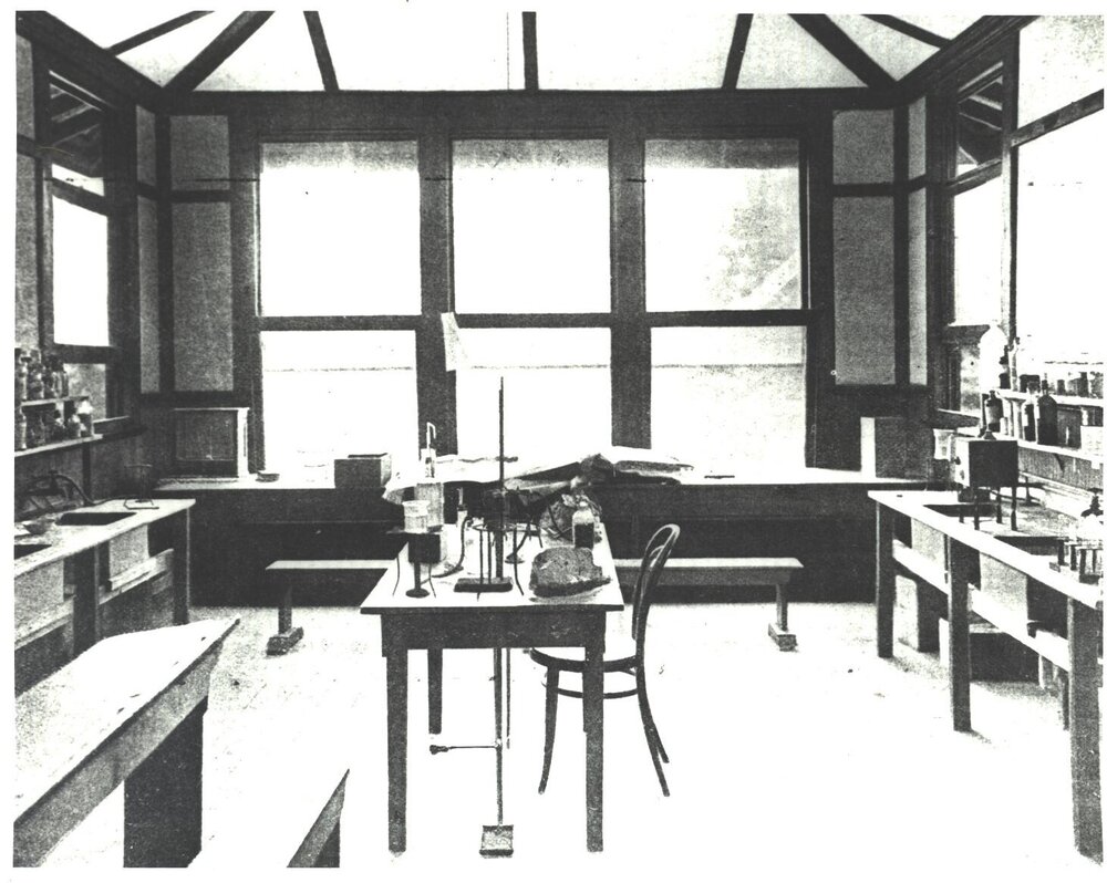 Science Lab in Girls' Block, c.1913, from Prospectus