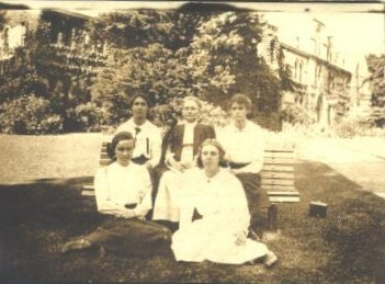 Honour History Group, 1915 - Ada Fitchett with four students