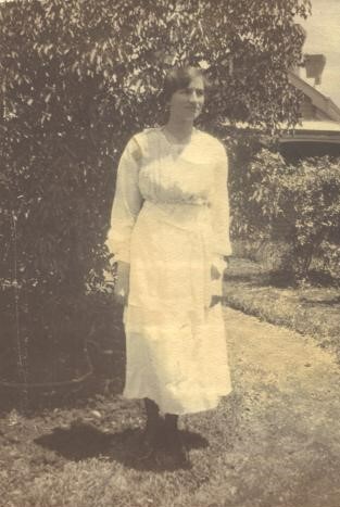 Karlie McDonald, c.1917