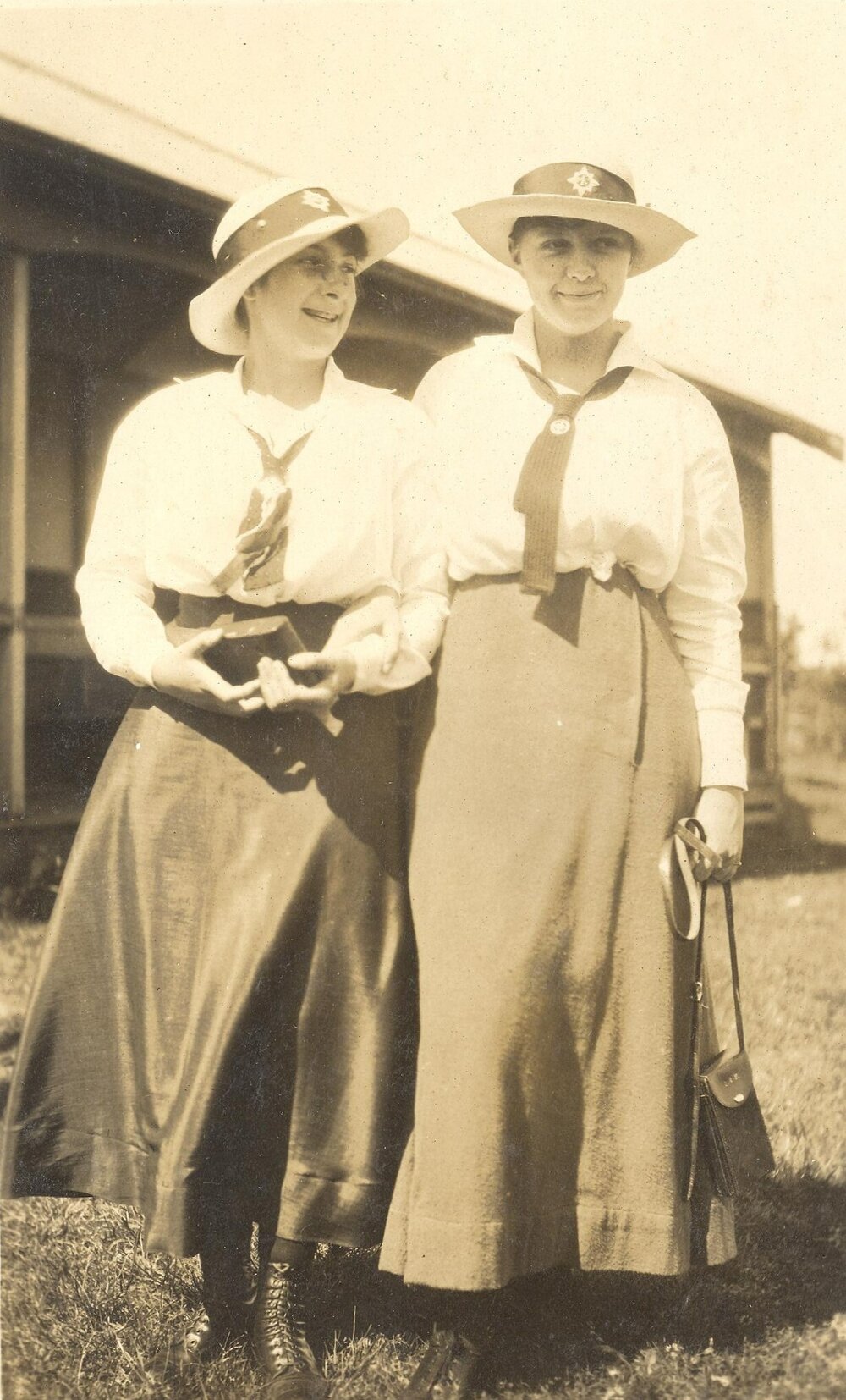 Photo of two friends of Winnie Woodmason in uniform, c.1917