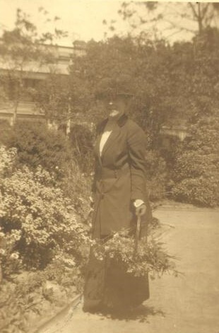 Possibly Mrs Fitchett, c.1920