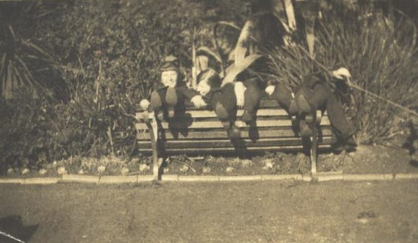 Girls on Seat, 1921