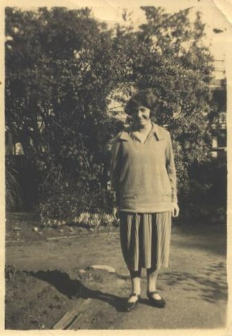 Miss L. McDonald, 1925