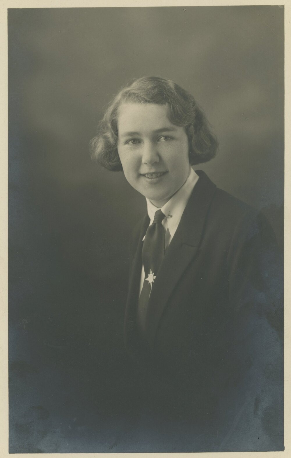 Photo of student Elsie Smith in MLC uniform, 1935