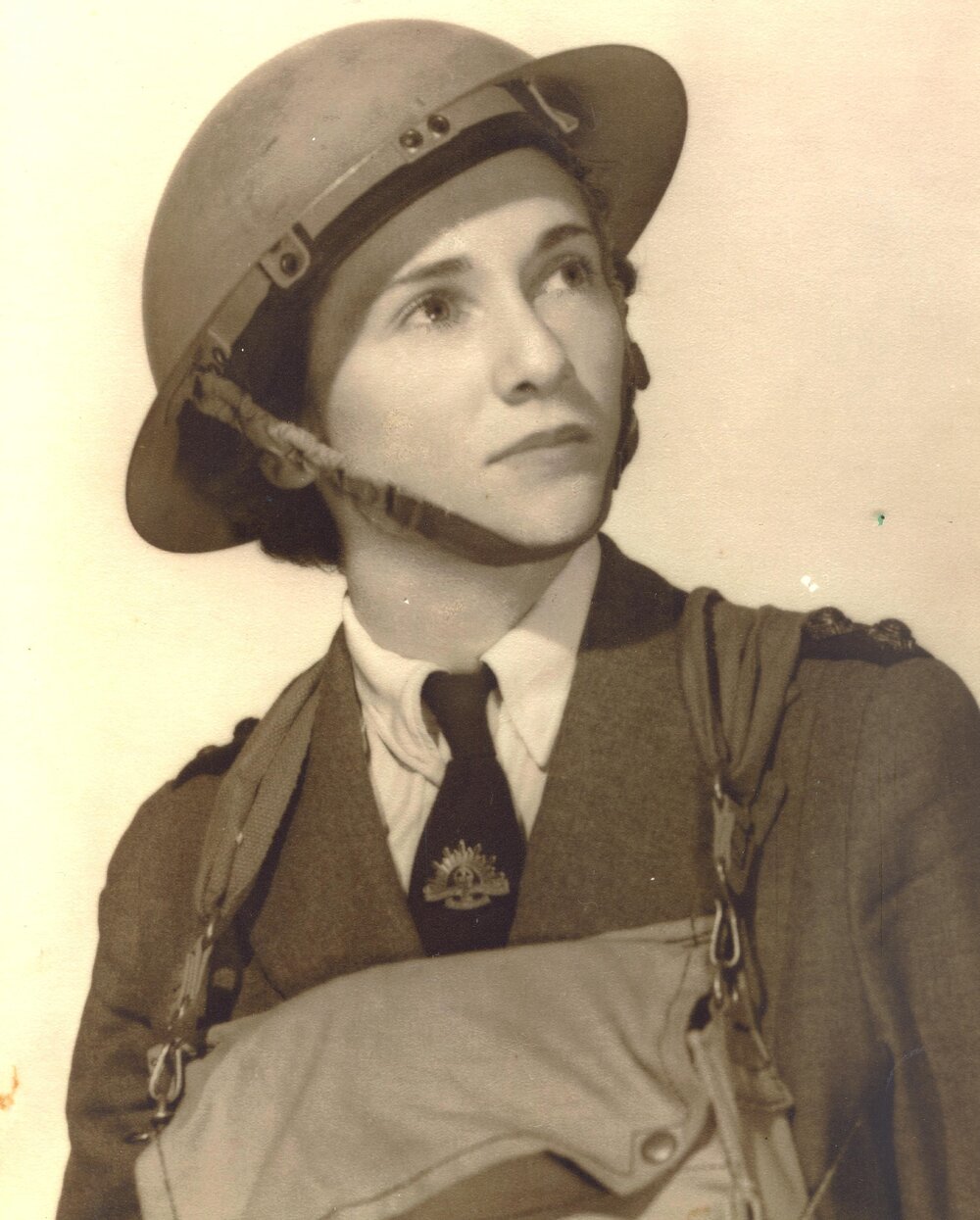 Photographic portrait of Gladys Chance, WW2 nurse, 1940s