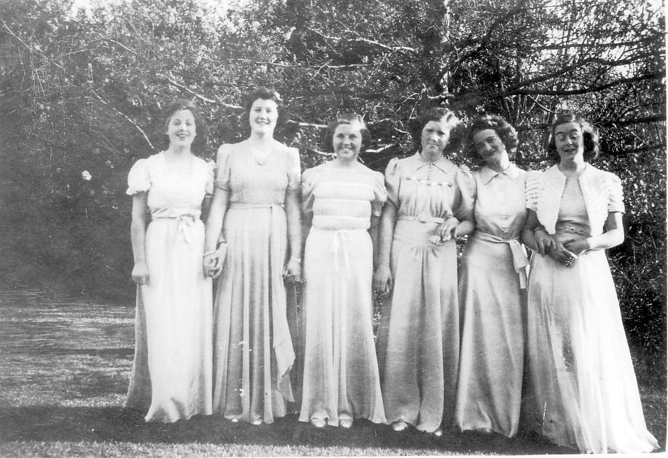 Photo: M Richards, P Trewhella, M Robinson, S Robinson, J Nixon, ?, D Dungey, Birthday Night, c1942