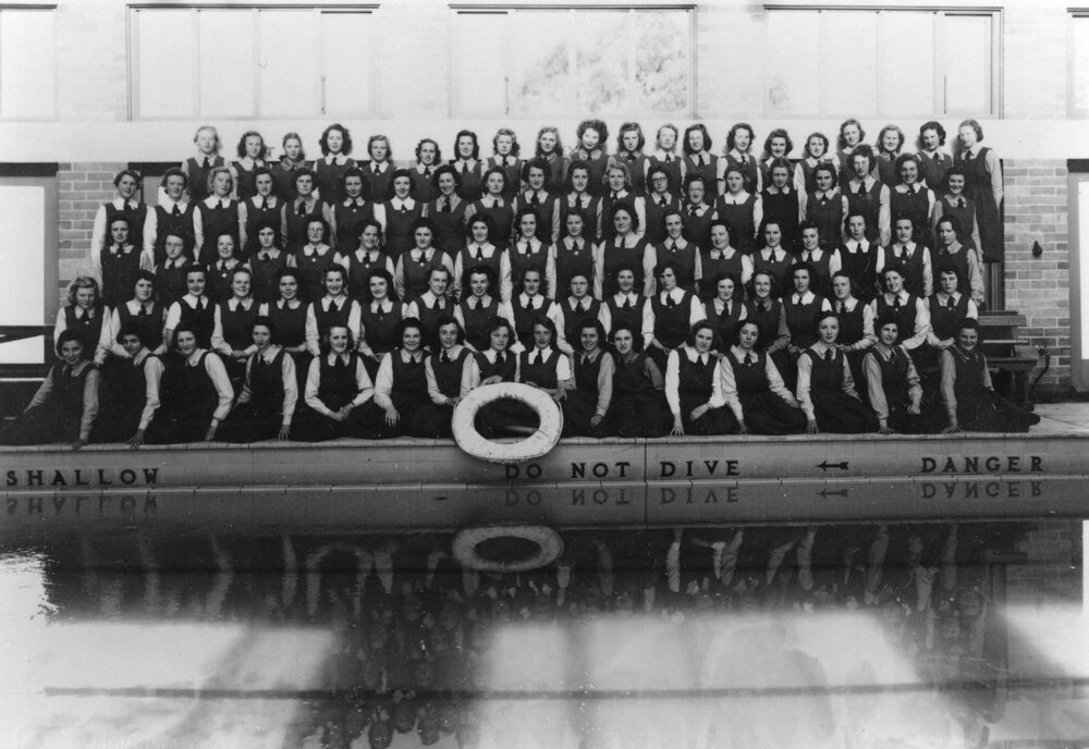 Senior Life Saving Group, 1945