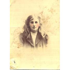 Portrait of Edna Roone, c.1918