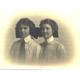 Portrait of Elaine Hines and Ruby Goodwin, 1912