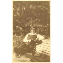 Isabel Gordon, 1924