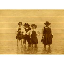 Easter Holidays, 1920