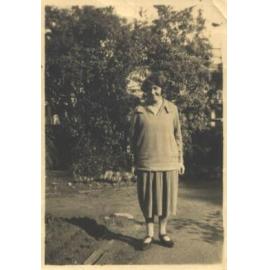 Miss L. McDonald, 1925