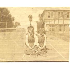 Form VIa Tennis Four, 1918