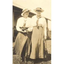 Photo of two friends of Winnie Woodmason in uniform, c.1917