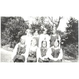 Photo of 8 students, c.1925-1926