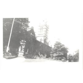 Photo of Tiddeman House, driveway, flagpole and cedar tree taken from Gates, 1927