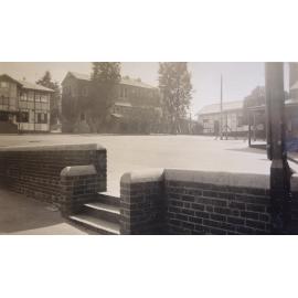 Photo of quad showing L-R North House, Baths, and likely Teachers' Common Rooms, 1932-33