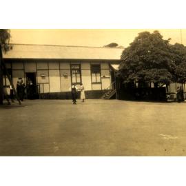 Photo of Teachers' Common Room and "Our Tree", 1932-33
