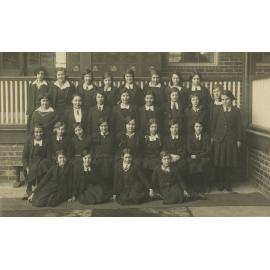 Photo of class from 1930s: Verson marked "E" or "F" Form belonged to Dorothy Smith (MLC 1933-36)